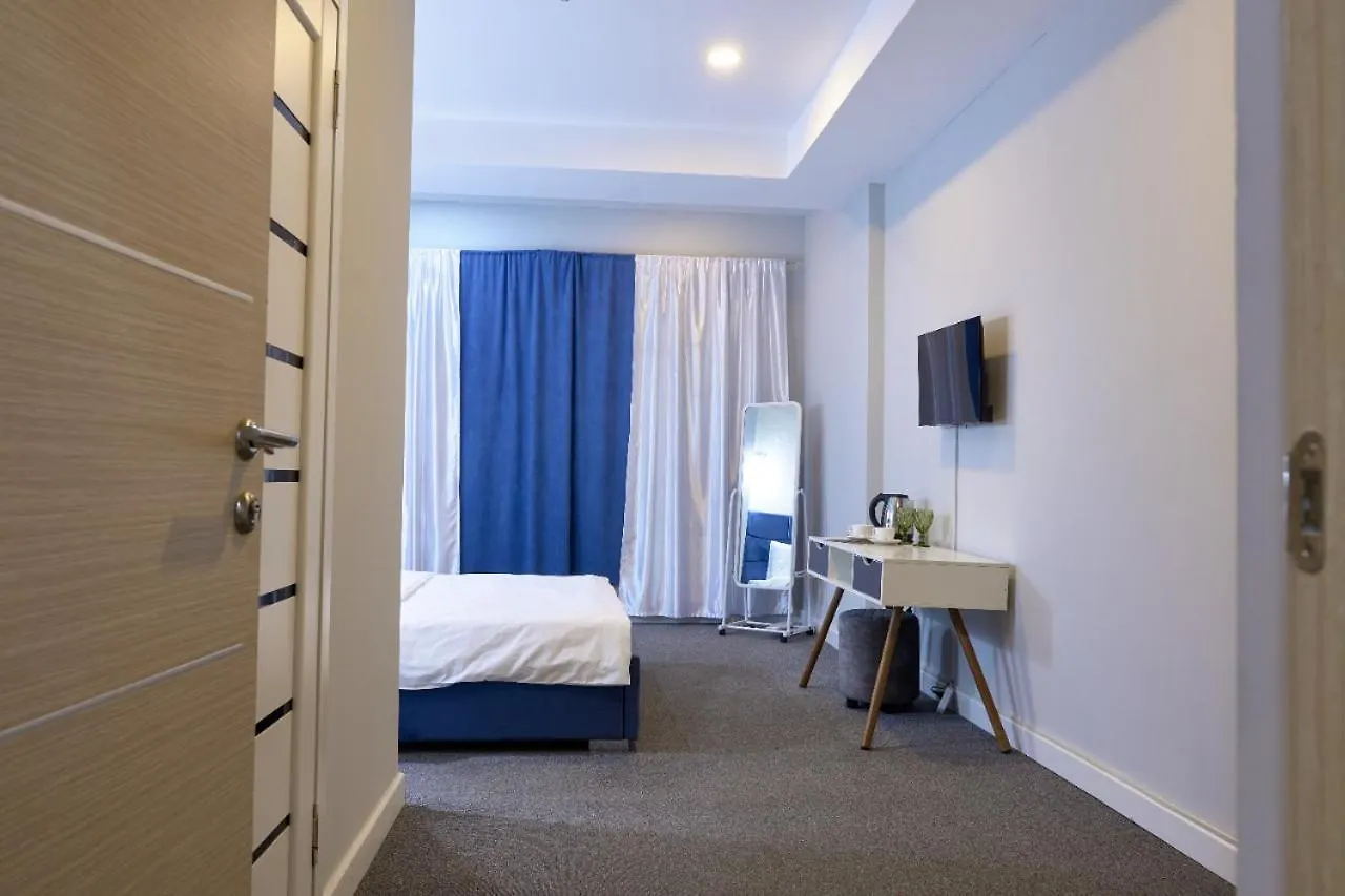 Montana Hotel Almaty 5*,
